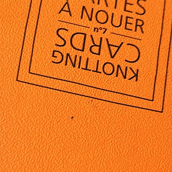 🖤NEW💕Hermès Scarf Knotting Cards in Case - Picture 10 of 11